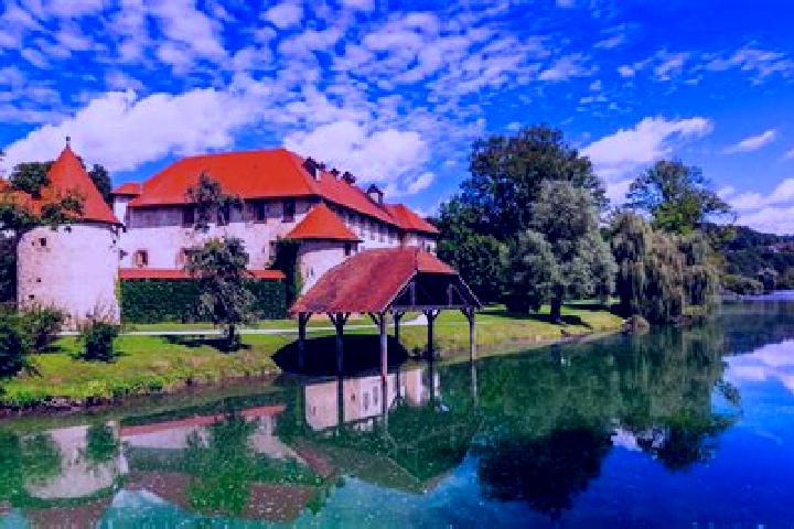 15 escort profiles in Otocec, Slovenia. Browse companions, services, rates and book online. Incall and outcall available.