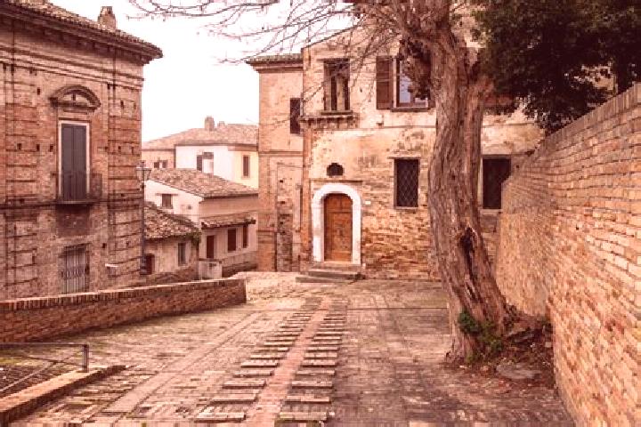 15 escort profiles in San Martino sulla Marrucina, Italy. Browse companions, services, rates and book online. Incall and outcall available.