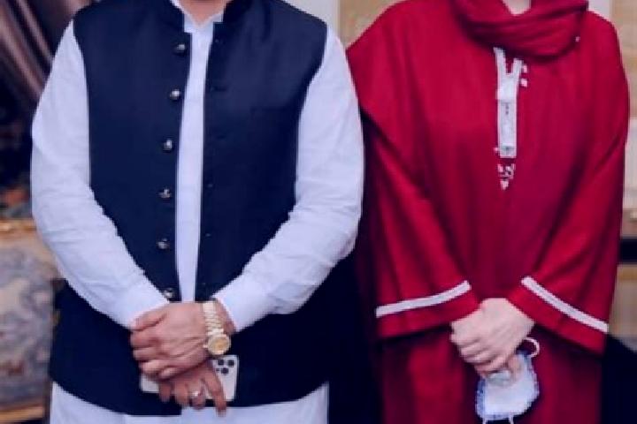 15 escort profiles in Shafi Pur Ranhola, India. Browse companions, services, rates and book online. Incall and outcall available.