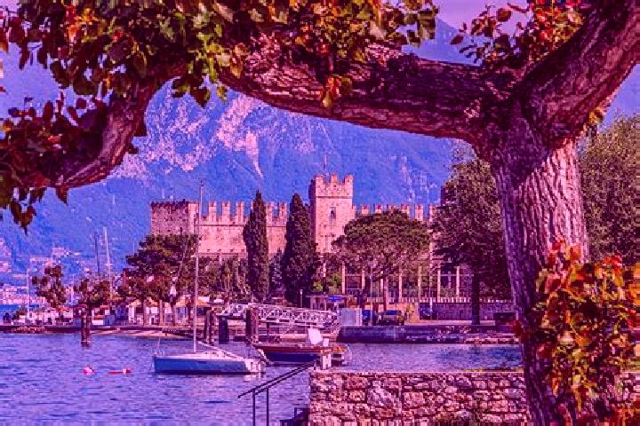 15 escort profiles in Torri del Benaco, Italy. Browse companions, services, rates and book online. Incall and outcall available.
