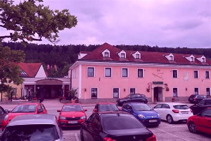 6 escort profiles in Altlengbach, Austria. Browse companions, services, rates and book online. Incall and outcall available.