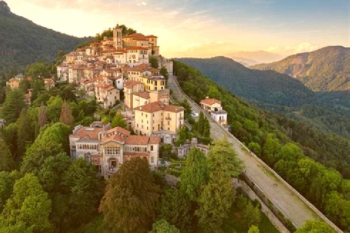 6 escort profiles in Arcisate, Italy. Browse companions, services, rates and book online. Incall and outcall available.