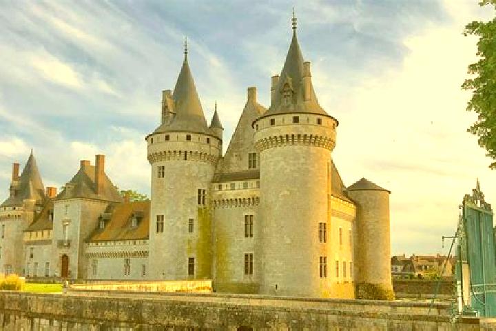 6 escort profiles in Chalonnes-sur-Loire, France. Browse companions, services, rates and book online. Incall and outcall available.