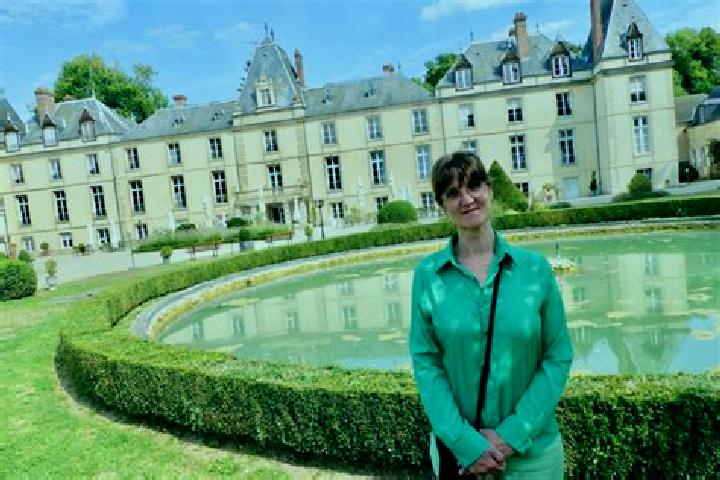 6 escort profiles in Chateau-sur-Epte, France. Browse companions, services, rates and book online. Incall and outcall available.
