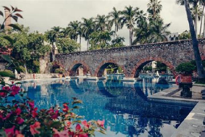 6 escort profiles in El Tular, Mexico. Browse companions, services, rates and book online. Incall and outcall available.