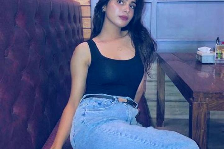 6 escort profiles in Gargeswari, India. Browse companions, services, rates and book online. Incall and outcall available.