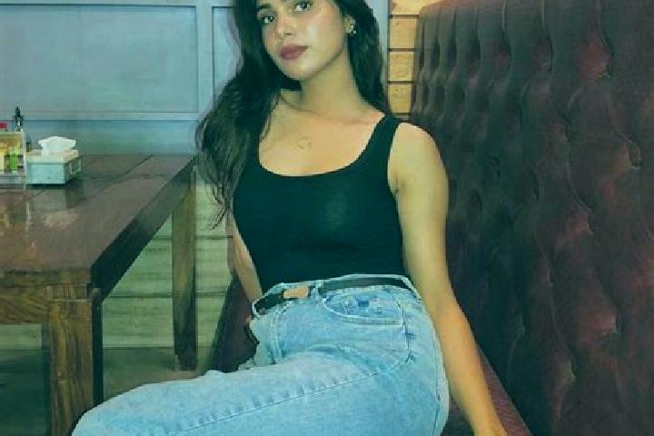 6 escort profiles in Kalliyassheri, India. Browse companions, services, rates and book online. Incall and outcall available.