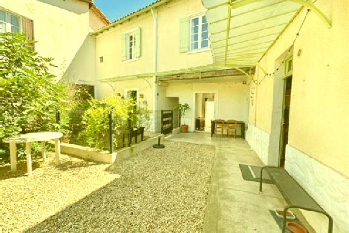 6 escort profiles in La Roche-Chalais, France. Browse companions, services, rates and book online. Incall and outcall available.