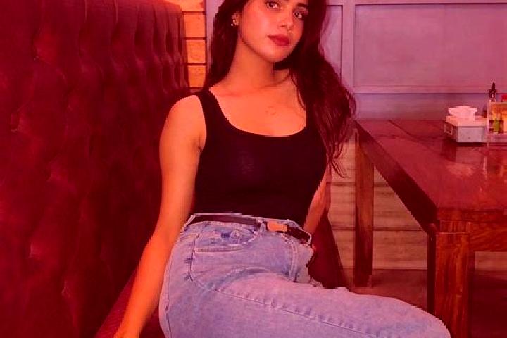 6 escort profiles in Mullanwala, India. Browse companions, services, rates and book online. Incall and outcall available.