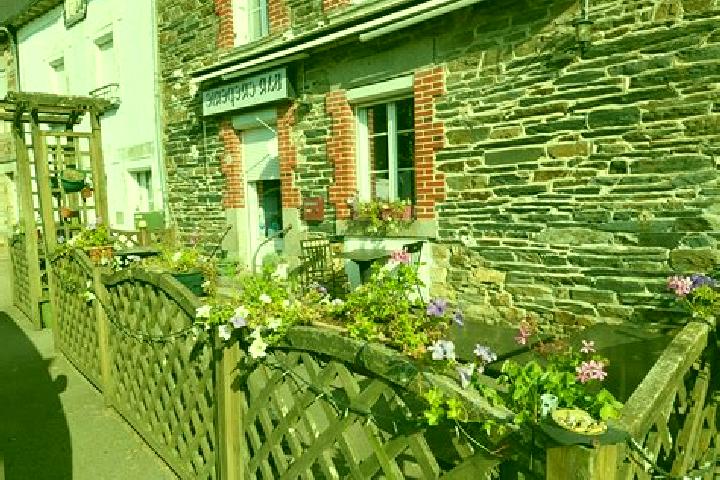 6 escort profiles in Pire-sur-Seiche, France. Browse companions, services, rates and book online. Incall and outcall available.
