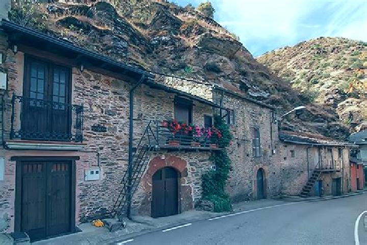6 escort profiles in Puente de Domingo Florez, Spain. Browse companions, services, rates and book online. Incall and outcall available.