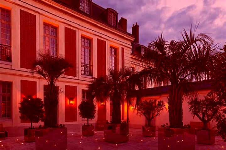 6 escort profiles in Saint-Vrain, France. Browse companions, services, rates and book online. Incall and outcall available.