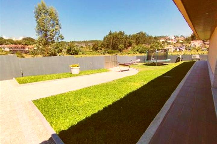 6 escort profiles in Sao Pedro da Cova, Portugal. Browse companions, services, rates and book online. Incall and outcall available.