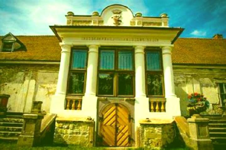 6 escort profiles in Valea Crisului, Romania. Browse companions, services, rates and book online. Incall and outcall available.
