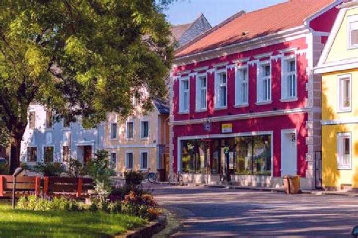 6 escort profiles in Weisskirchen in Steiermark, Austria. Browse companions, services, rates and book online. Incall and outcall available.