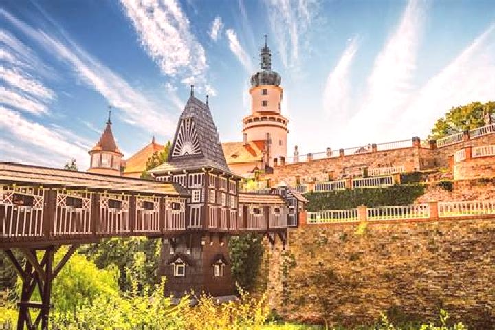 6 escort profiles in Zgar nad Metuji, Czech Republic. Browse companions, services, rates and book online. Incall and outcall available.