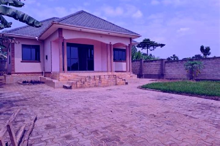 7 escort profiles in Arua, Uganda. Browse companions, services, rates and book online. Incall and outcall available.