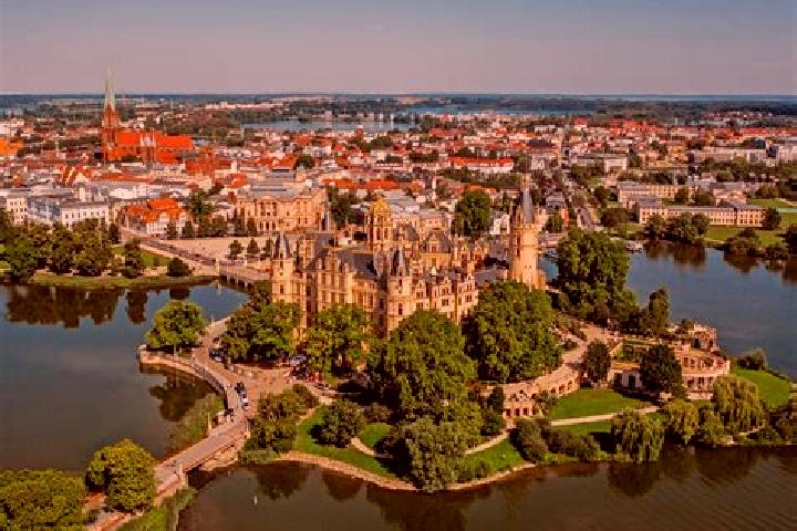 7 escort profiles in Brieskow-Finkenheerd, Germany. Browse companions, services, rates and book online. Incall and outcall available.