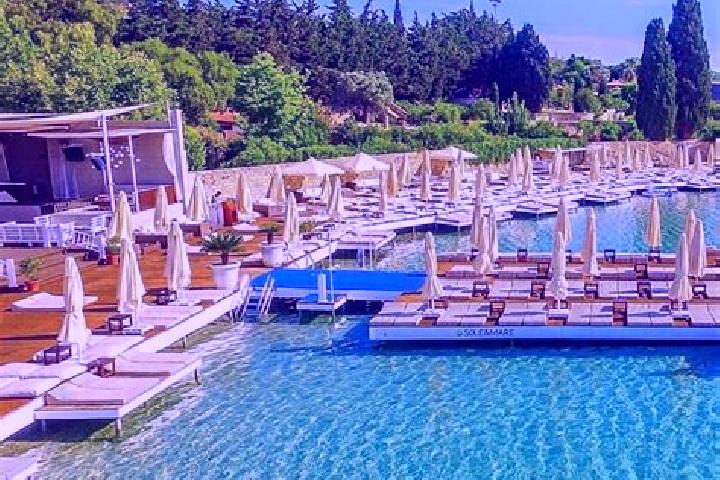 7 escort profiles in Cesme, Turkey. Browse companions, services, rates and book online. Incall and outcall available.