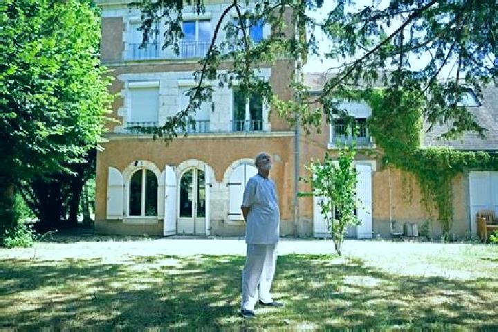 7 escort profiles in Jouy-le-Potier, France. Browse companions, services, rates and book online. Incall and outcall available.