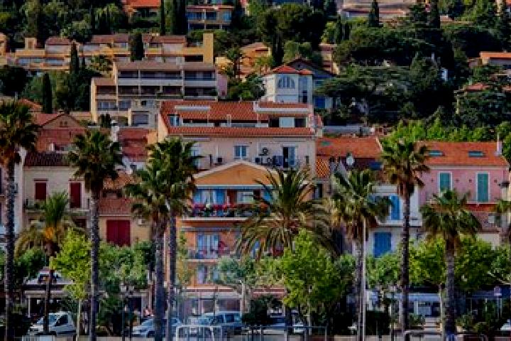 7 escort profiles in Le Lavandou, France. Browse companions, services, rates and book online. Incall and outcall available.
