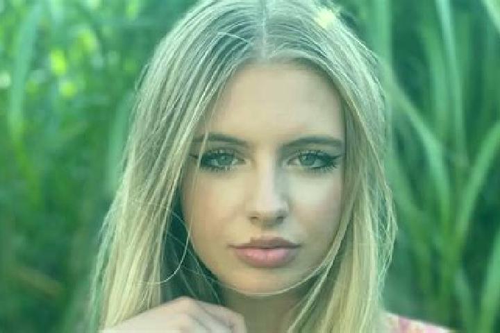 7 escort profiles in Leerdam, Netherlands. Browse companions, services, rates and book online. Incall and outcall available.
