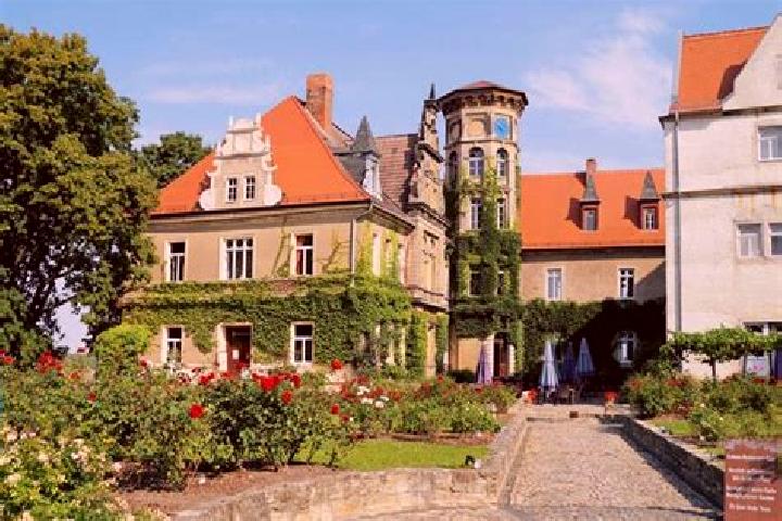 7 escort profiles in Neugattersleben, Germany. Browse companions, services, rates and book online. Incall and outcall available.