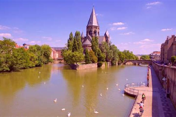 7 escort profiles in Pont-de-Metz, France. Browse companions, services, rates and book online. Incall and outcall available.