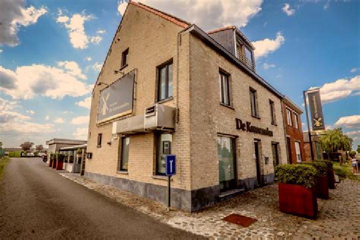 7 escort profiles in Veldegem, Belgium. Browse companions, services, rates and book online. Incall and outcall available.