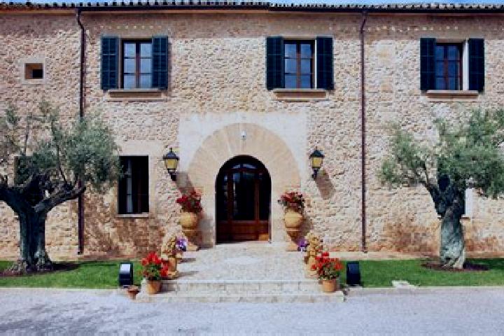7 escort profiles in Villalmanzo, Spain. Browse companions, services, rates and book online. Incall and outcall available.