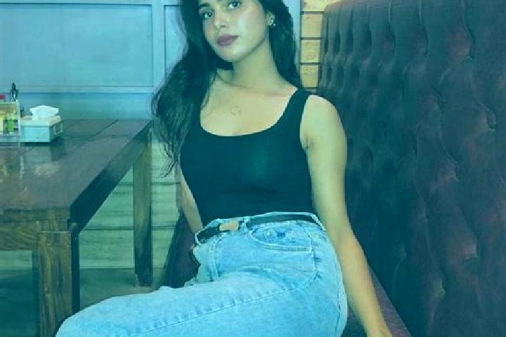 8 escort profiles in Arempudi, India. Browse companions, services, rates and book online. Incall and outcall available.