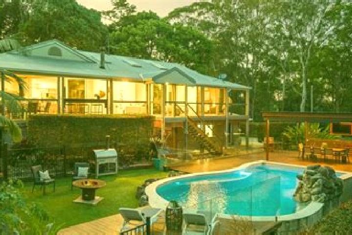 8 escort profiles in Kiels Mountain, Australia. Browse companions, services, rates and book online. Incall and outcall available.
