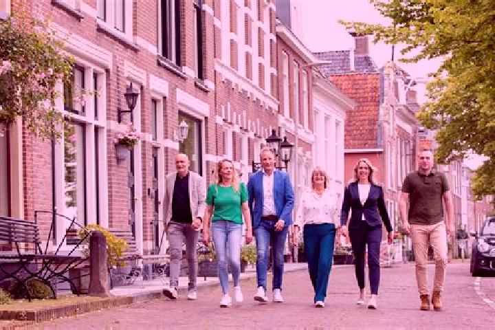 8 escort profiles in Lippenhuizen, Netherlands. Browse companions, services, rates and book online. Incall and outcall available.