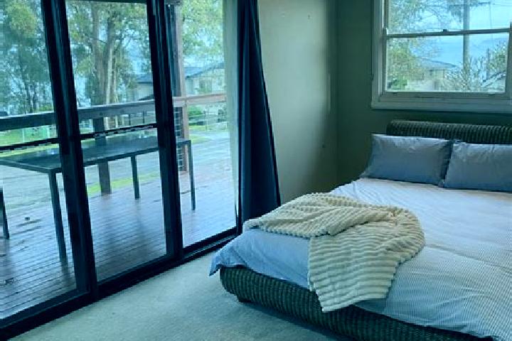 8 escort profiles in Mannering Park, Australia. Browse companions, services, rates and book online. Incall and outcall available.