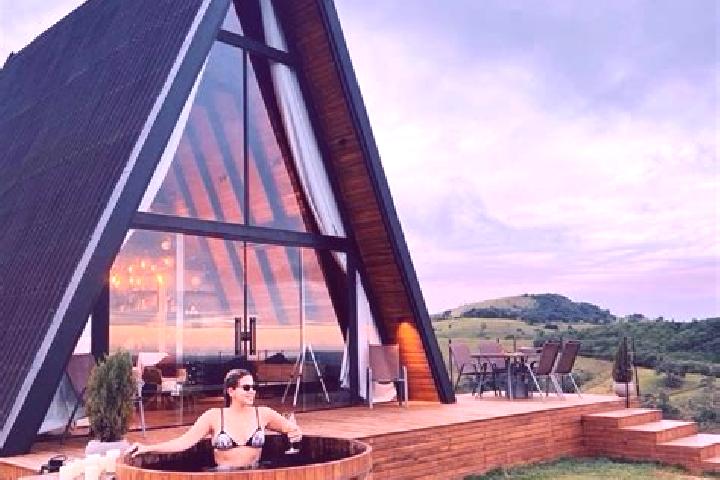 8 escort profiles in Rancho la Cabana, Mexico. Browse companions, services, rates and book online. Incall and outcall available.