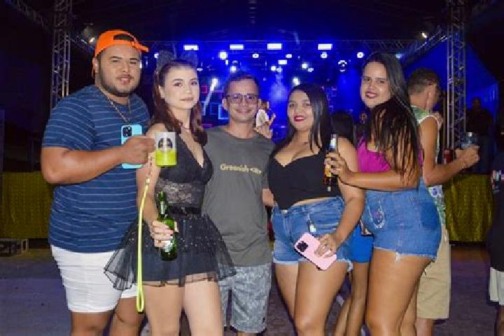 8 escort profiles in Sao Domingos do Azeitao, Brazil. Browse companions, services, rates and book online. Incall and outcall available.