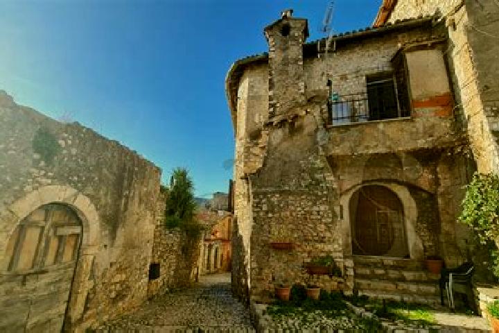8 escort profiles in Sermoneta, Italy. Browse companions, services, rates and book online. Incall and outcall available.