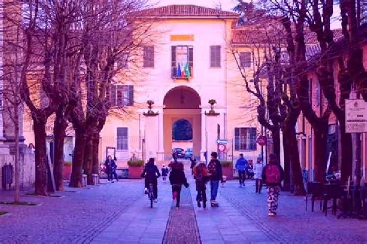9 escort profiles in Casalecchio di Reno, Italy. Browse companions, services, rates and book online. Incall and outcall available.