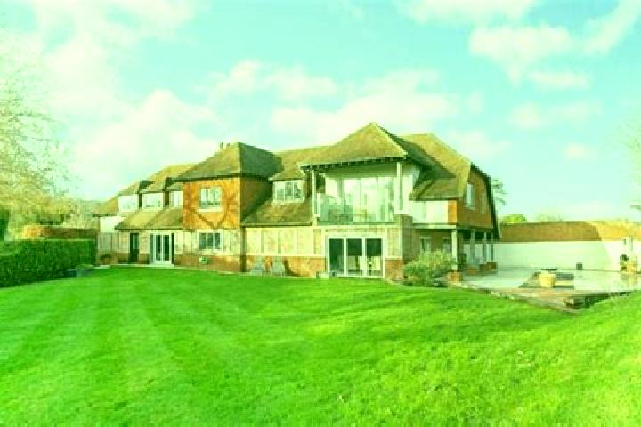 9 escort profiles in Chilworth, United Kingdom. Browse companions, services, rates and book online. Incall and outcall available.