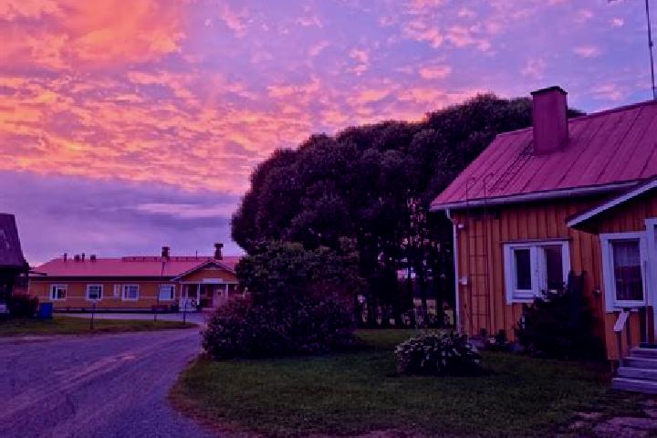 9 escort profiles in Hirvensalmi, Finland. Browse companions, services, rates and book online. Incall and outcall available.
