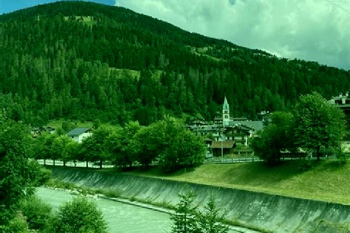 9 escort profiles in Santo Stefano di Cadore, Italy. Browse companions, services, rates and book online. Incall and outcall available.