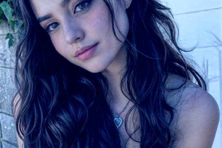 Abigail, 20, a auburn hazel-eyed asian companion based in Kushalnagar. Offering Deep French Kissing, Striptease, Dinner Date. Available for incall and outcal...