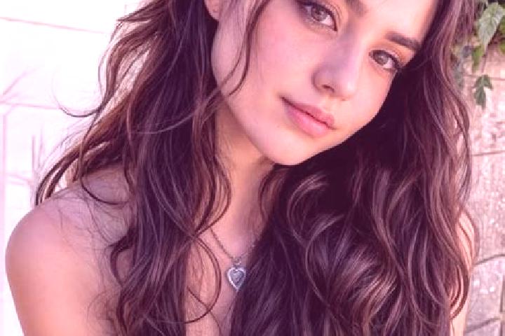 Abigail, 20, a auburn hazel-eyed mixed companion based in Mitontic. Offering Prostate Massage, A-Level, Dinner Date. Available for incall and outcall, overni...