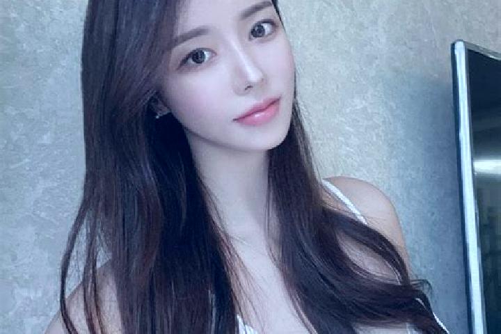 Abigail, 22 — Escort in Donghui, China