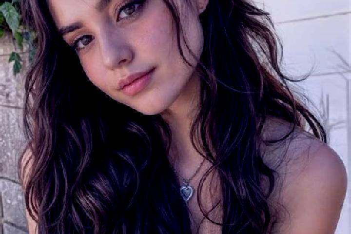 Abigail, 23, a dark blonde hazel-eyed latina companion based in Cosio. Offering Prostate Massage, Overnight, CIM, Travel Companion, BDSM. Available for incal...