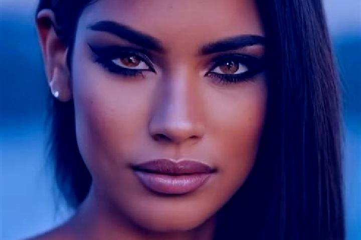 Abigail, 24, a black green-eyed latina companion based in Schafstedt. Offering Roleplay, Fetish. Available for incall and outcall, overnight bookings available.