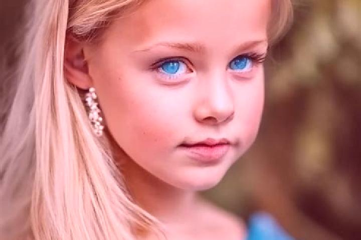 Abigail, 24, a blonde blue-eyed caucasian companion based in Blagusa. Offering Deep French Kissing, Party Girl, GFE, Tantra. Available for incall and outcall...