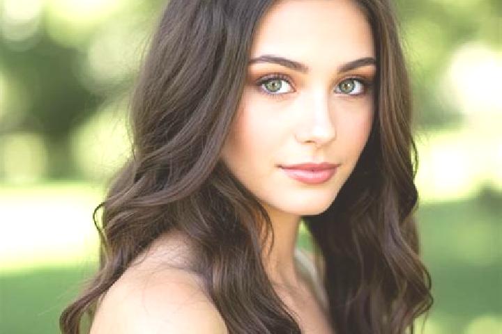 Abigail, 24, a dark blonde hazel-eyed mediterranean companion based in Castelo dos Sonhos. Offering GFE, Girlfriend Experience, Dinner Date. Available for in...