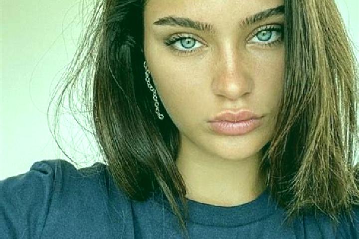 Abigail, 25, a brunette dark-eyed caribbean companion based in Koshi. Offering Domination, CIM, Duos. Available for incall and outcall, day and evening dates.