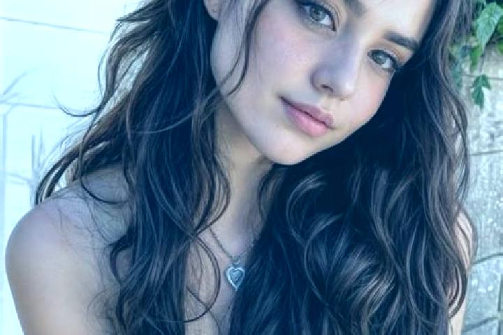 Abigail, 25, a dark blonde hazel-eyed latina companion based in Ermi. Offering Overnight, Deep French Kissing, Party Girl. Available for incall and outcall, ...